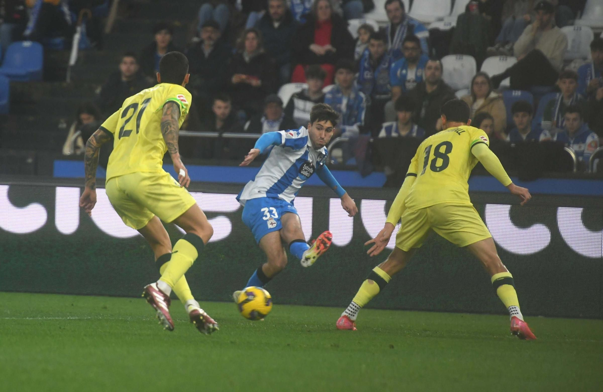 El Deportivo doblega al Almería en Riazor (3-1)