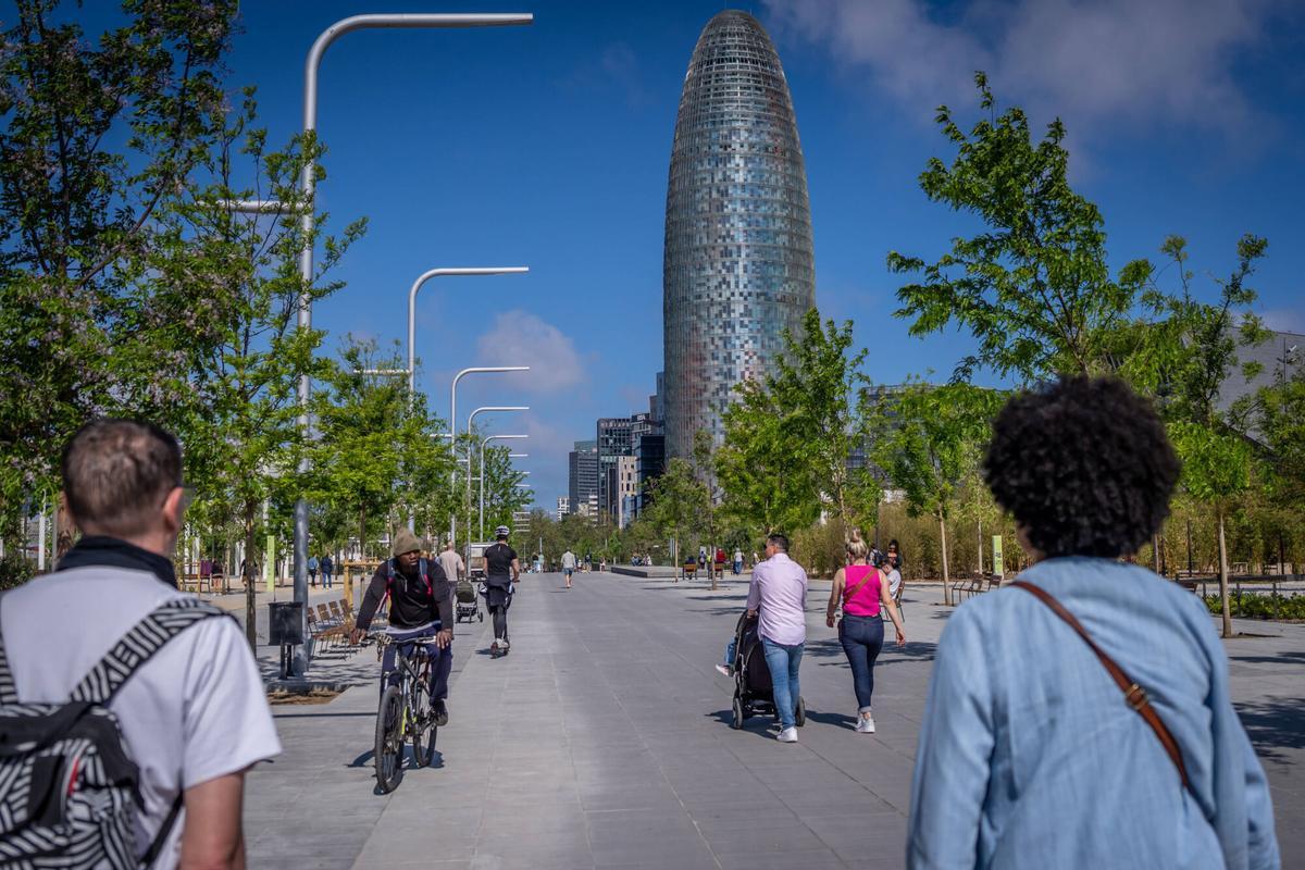 Ambiente en la plaza de las Glòries