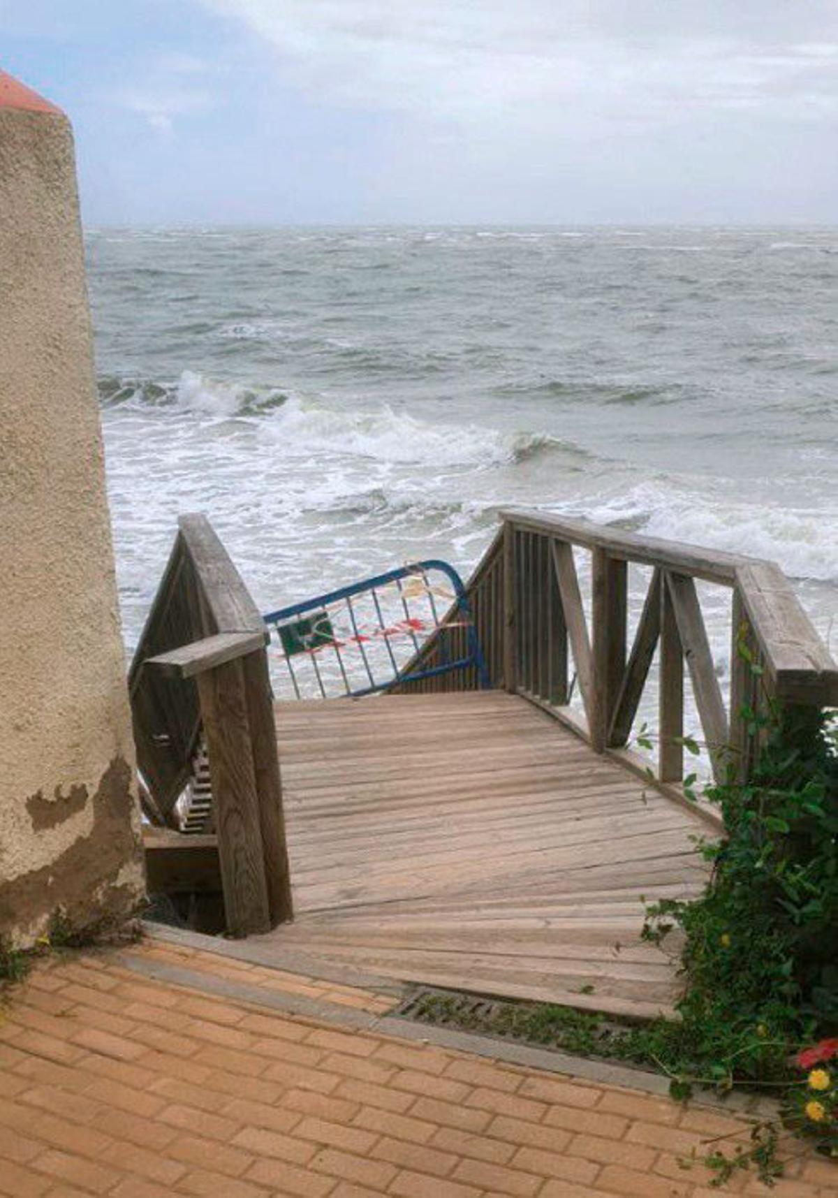 Calle Garcilla con Sauce, en El Portil.