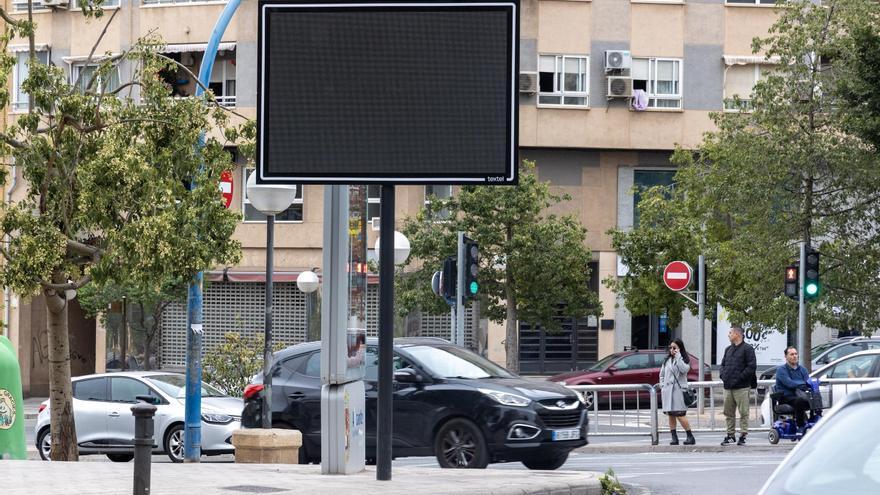 Alicante instala pantallas para informar sobre el tráfico y la contaminación en tiempo real