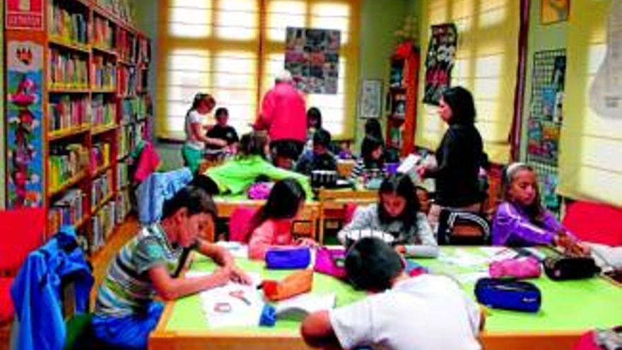 La biblioteca continúa animando a la lectura