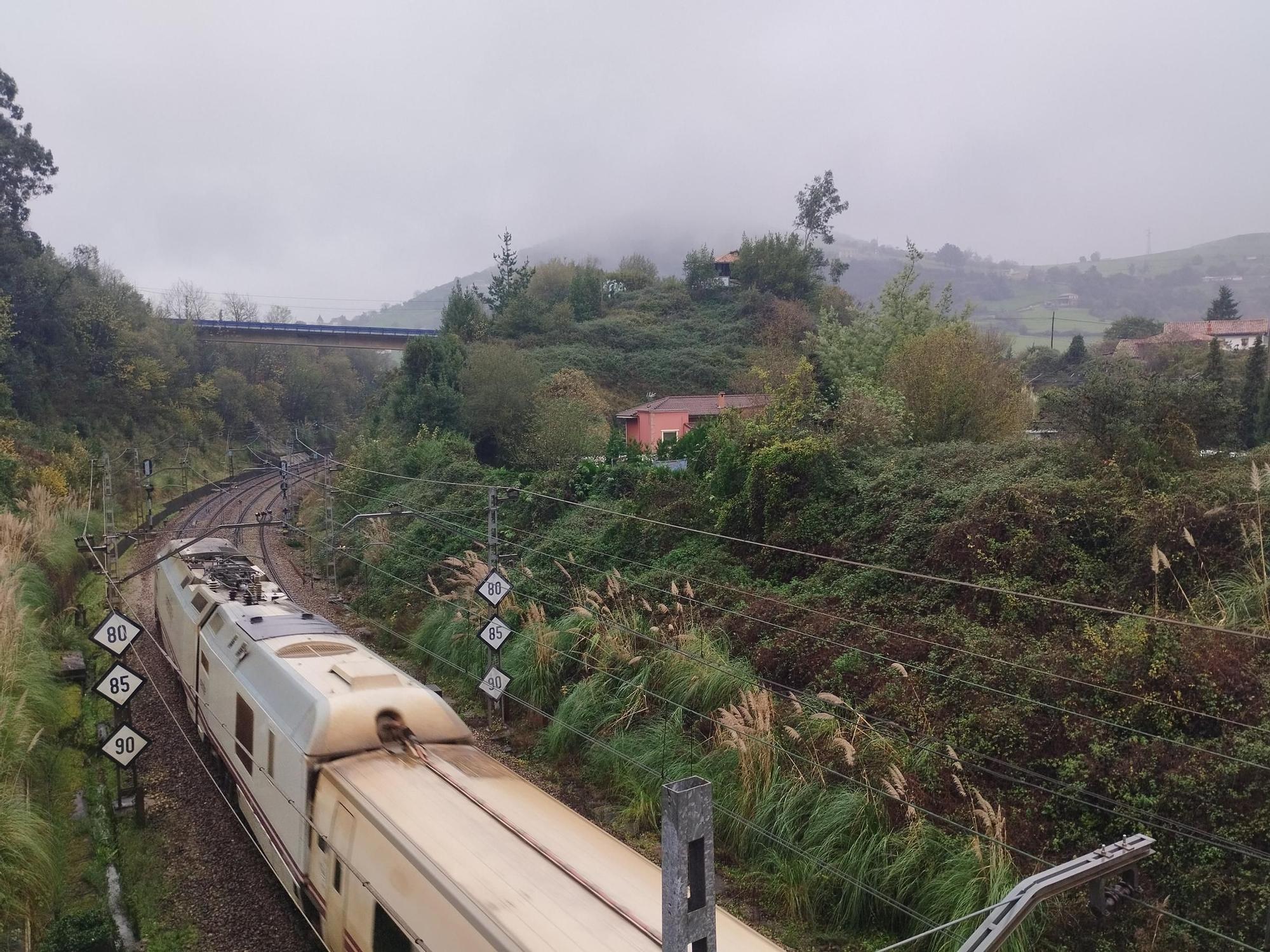 Villardeveyo, tierra ferroviaria y minera que esconde una celosía prerrománica