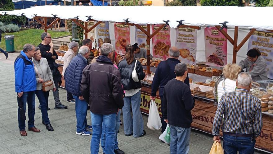 El Mercado de San Isidro, en Llanera, cierra sus puertas &quot;con la venia&quot; de la lluvia