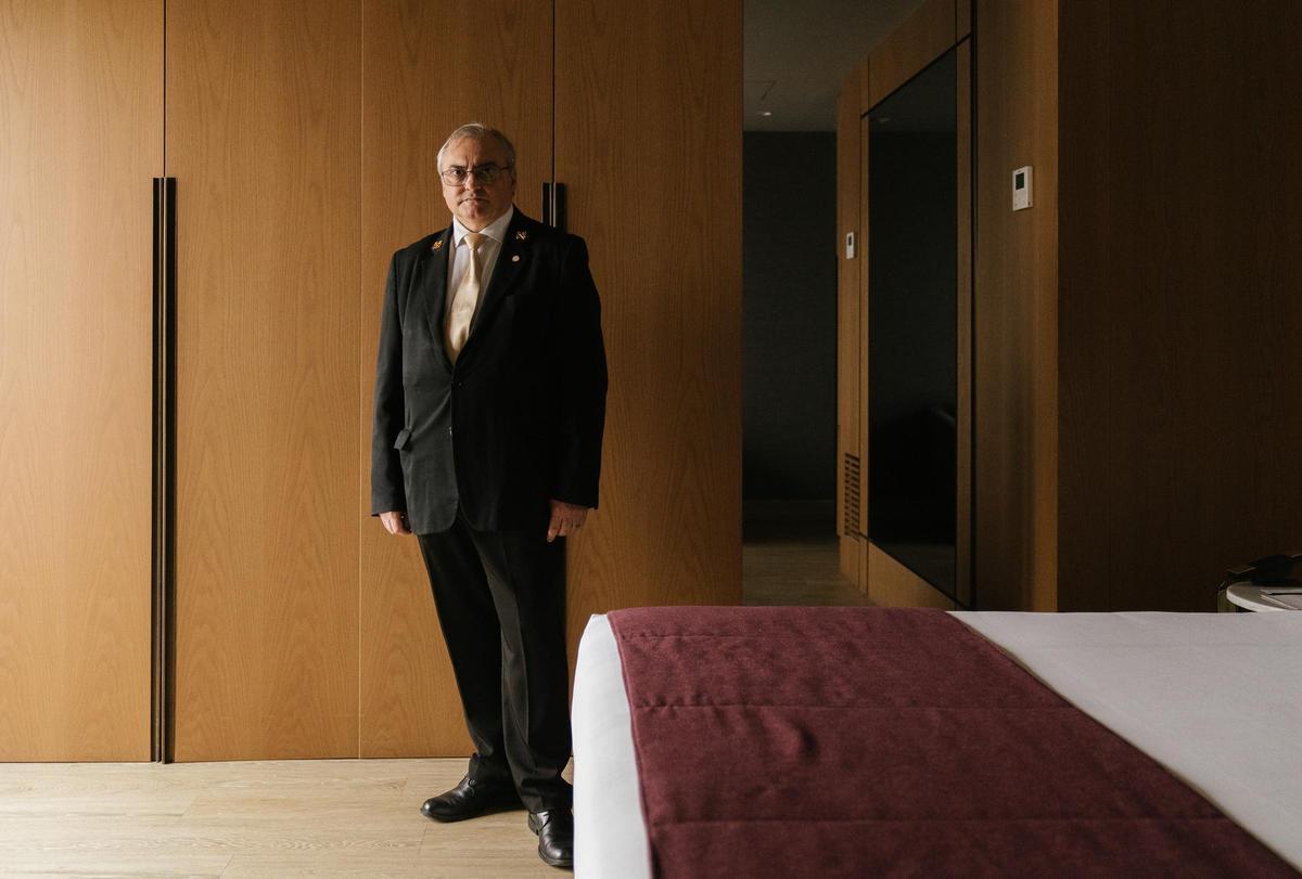 Ramón es el único Llaves de Oro en el equipo, mientras que en hoteles como el Ritz o el Palace hay hasta ocho dorados en plantilla.