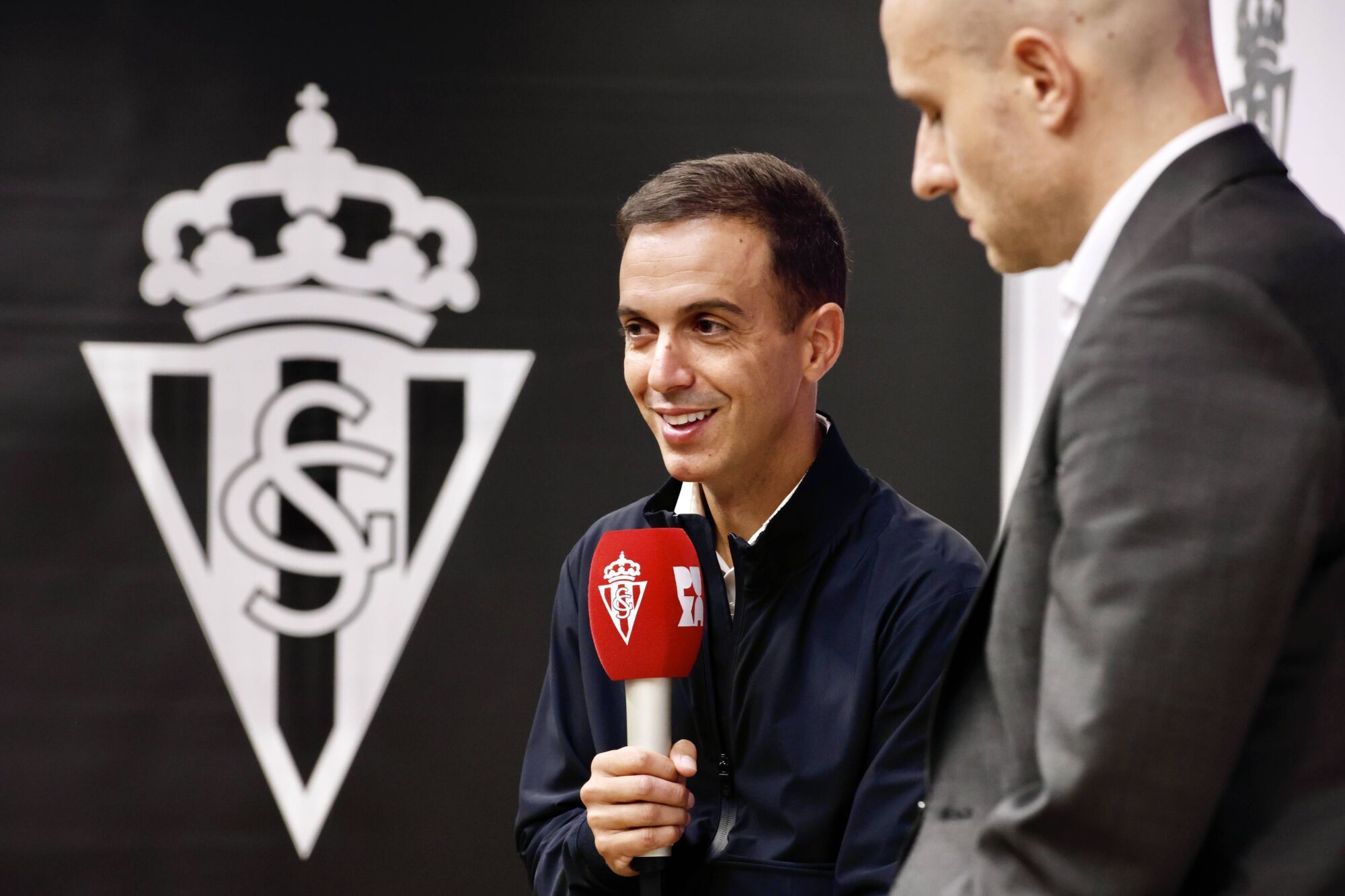 Así fue la presentación de Borja Jiménez como entrenador del Sporting