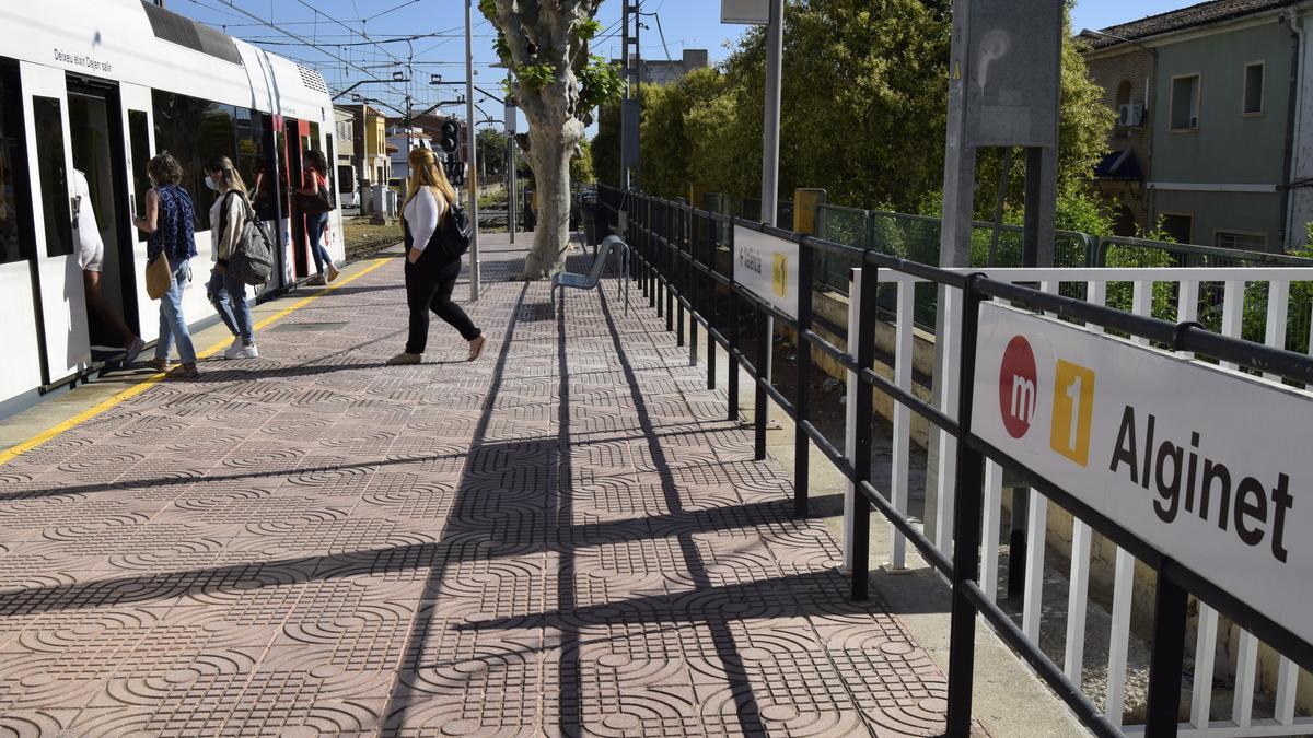 Metrovalencia realiza obras de renovación de diferentes líneas durante el mes de agosto 2022.