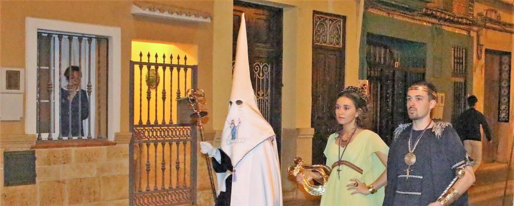 Procesión conjunta del Santo Silencio y Vera Cruz y el  Cristo del Salvador.