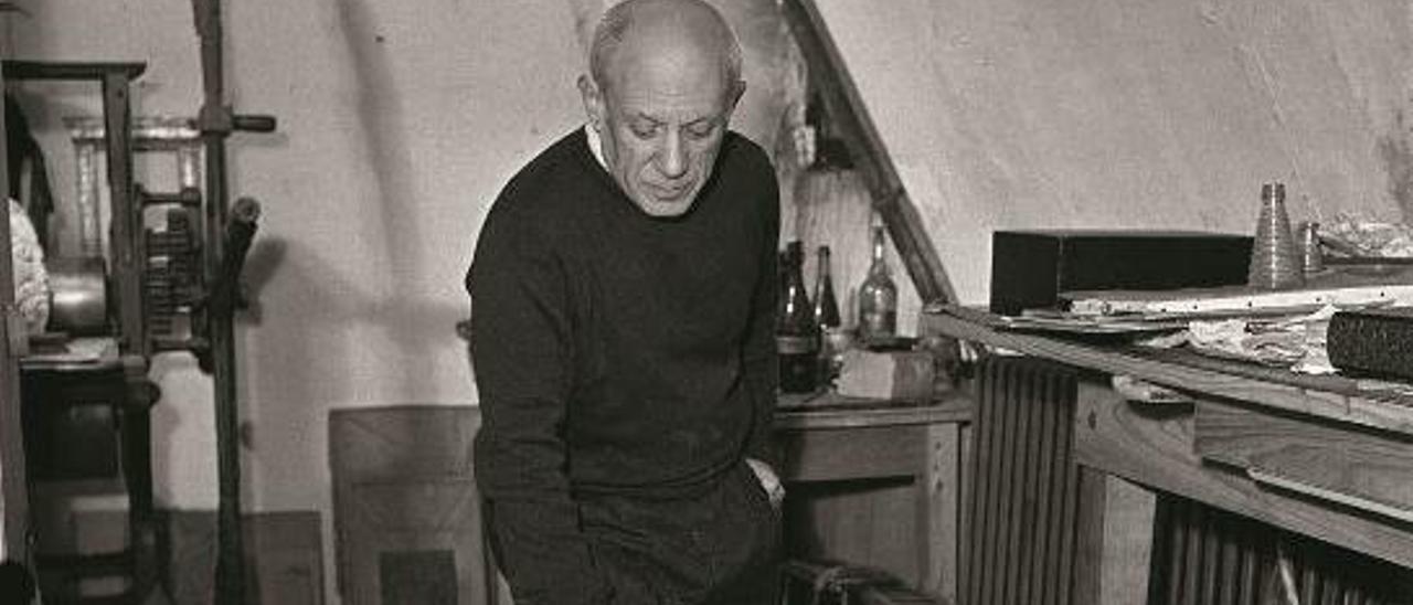 Picasso y Óscar Domínguez unidos por un objeto surrealista