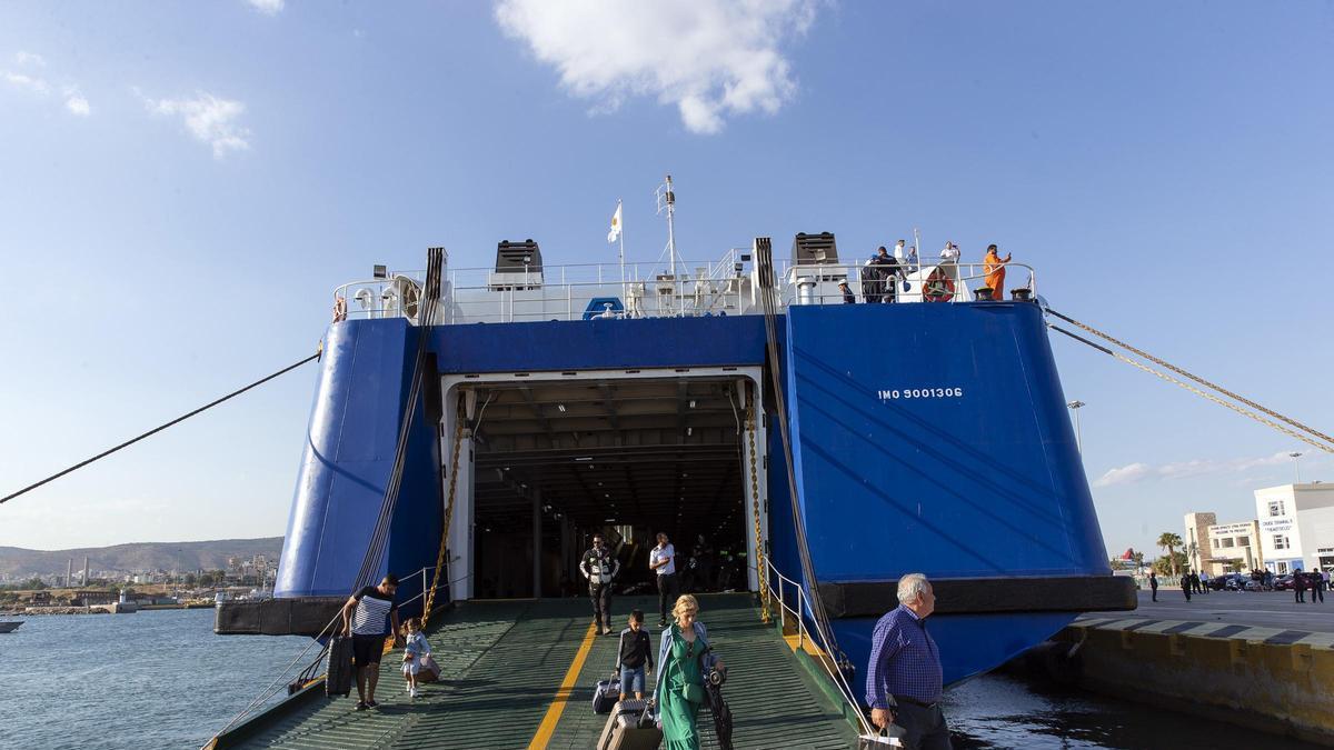 Aumentan a 12 los muertos tras el hundimiento del ferry frente a las costas de Chipre