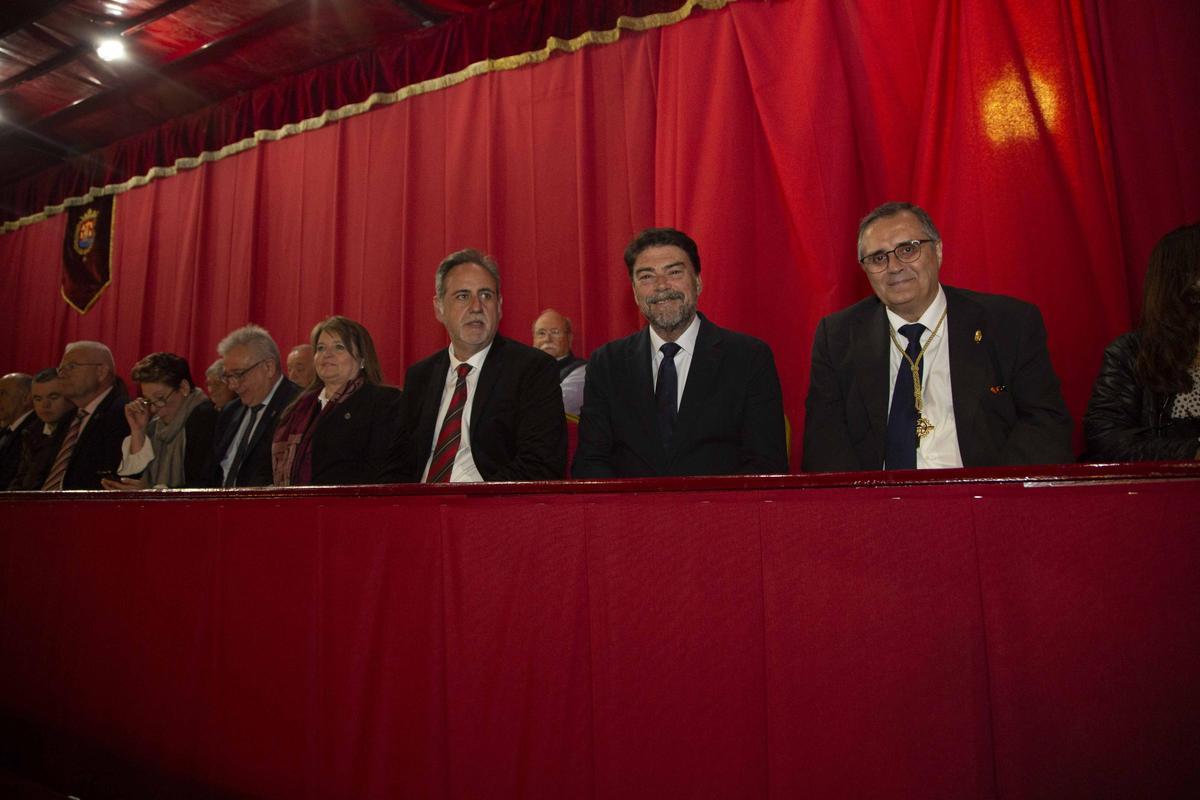 Procesión nocturna de la Hermandad Penitencial Stabat Mater en el Martes Santo de Alicante