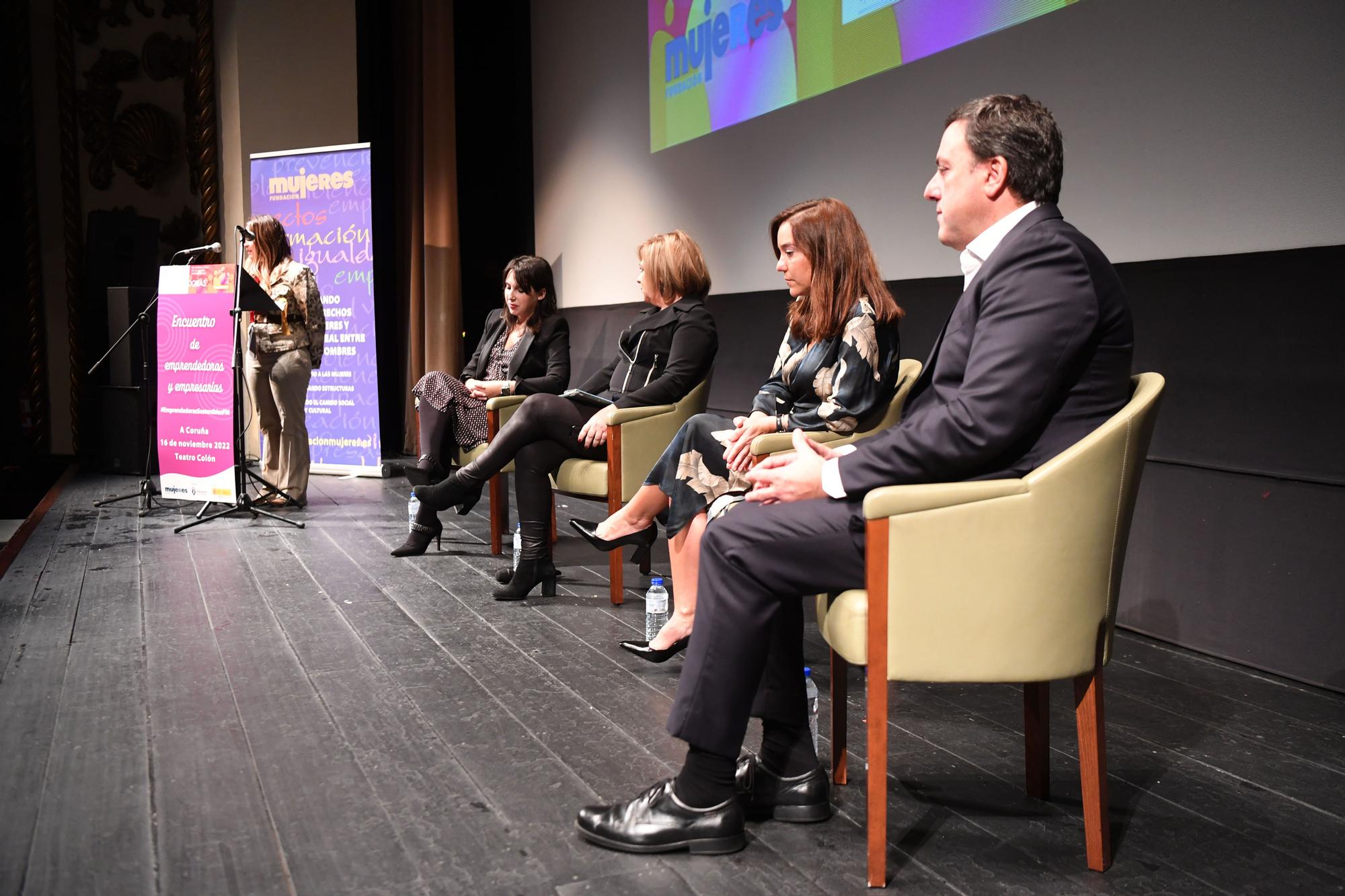 Encuentro 'Emprendedoras y desarrollo sostenible' en el teatro Colón