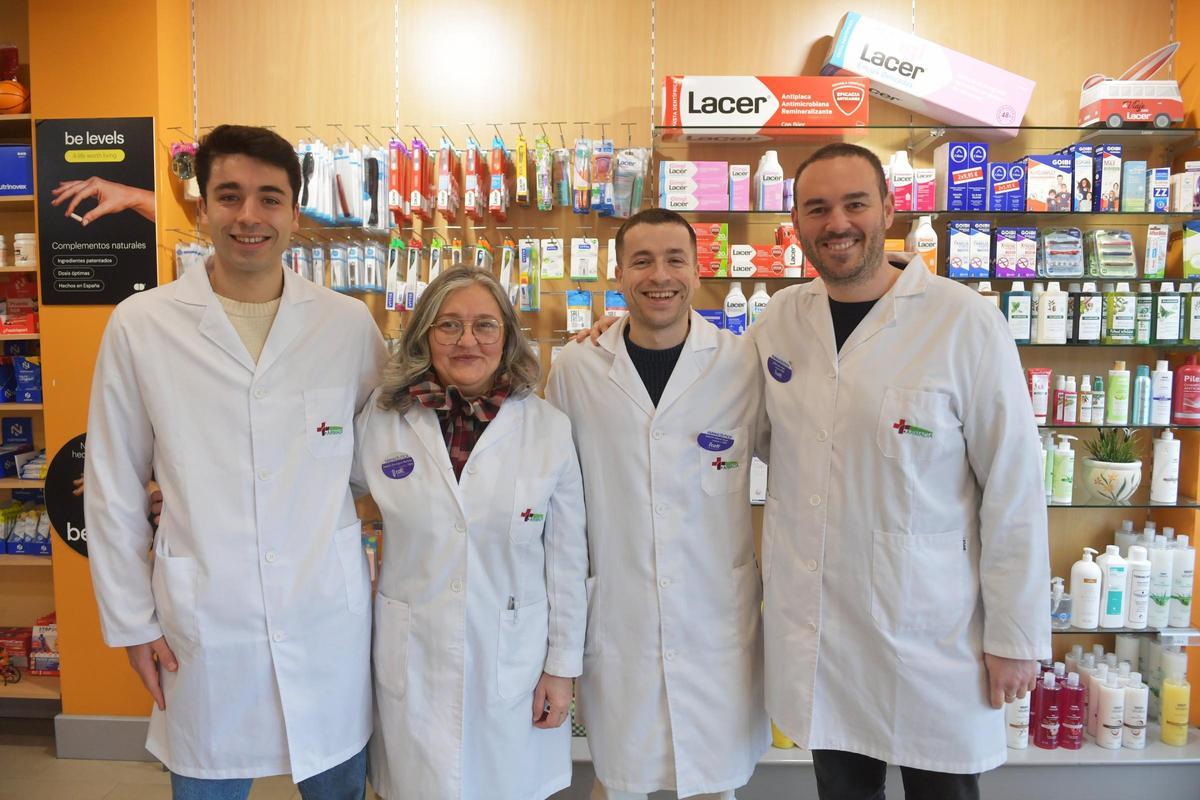 El nuevo equipo de la Farmacia Rotonda de Sabón.