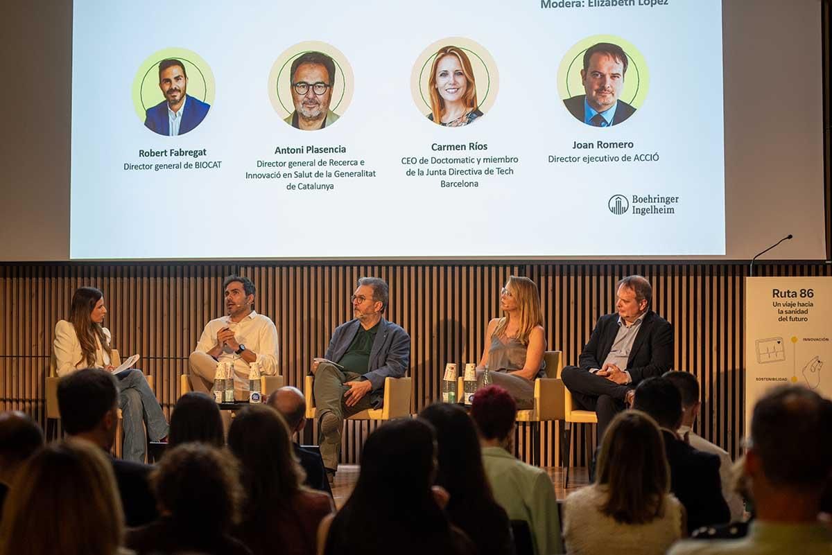 Participantes en la mesa redonda sobre la resistencia antimicrobiana como generador de inequidades.