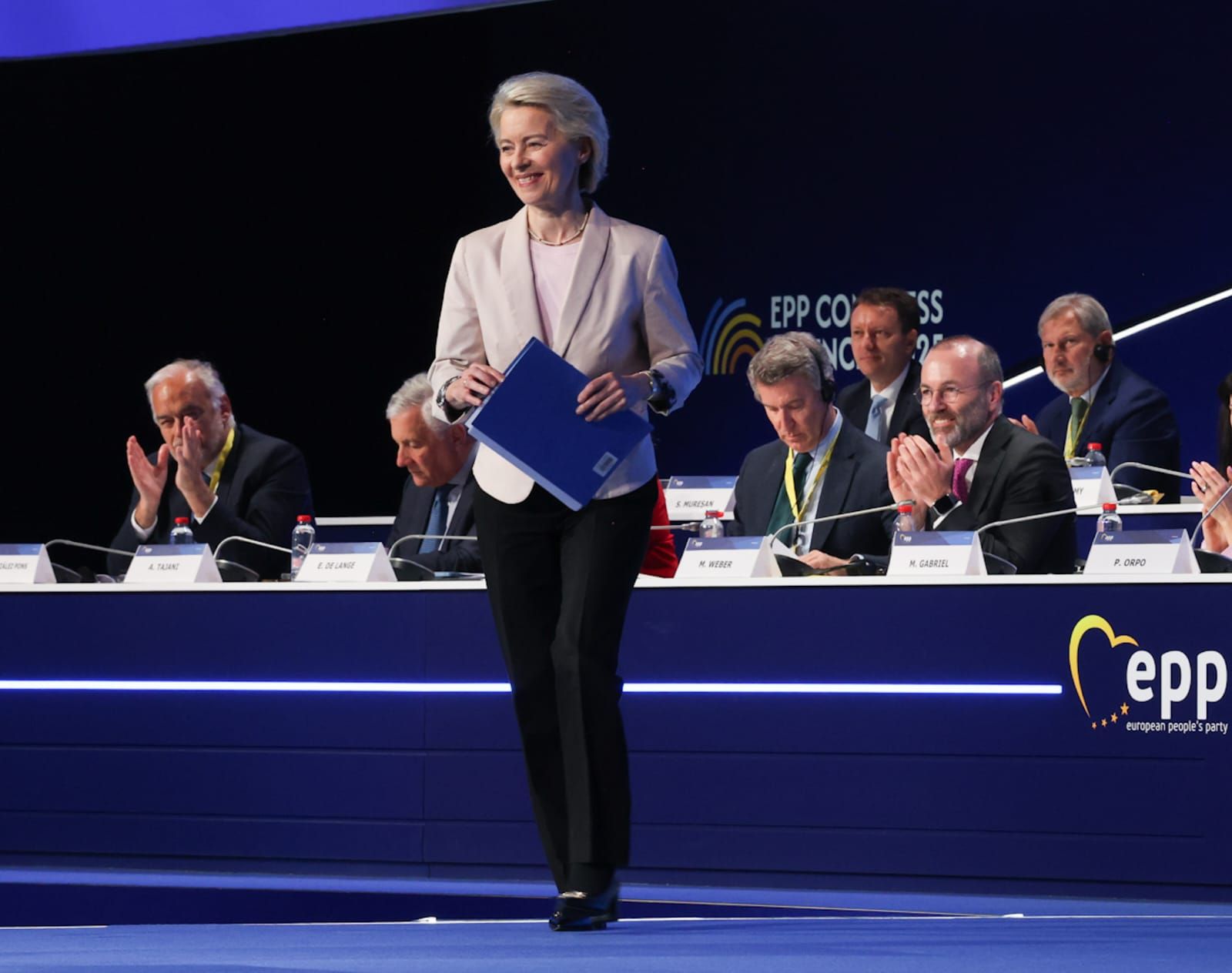 La primera jornada del congreso del PPE en València, en imágenes