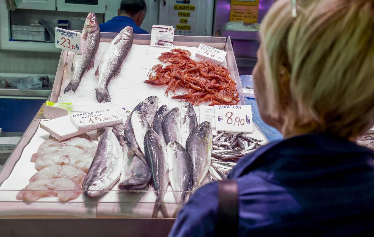 VENTA DE LLAMPUGA EN EL MERCADO DEL OLIVAR. VENTA DE LLAMPUGA EN EL MERCADO DEL OLIVAR.