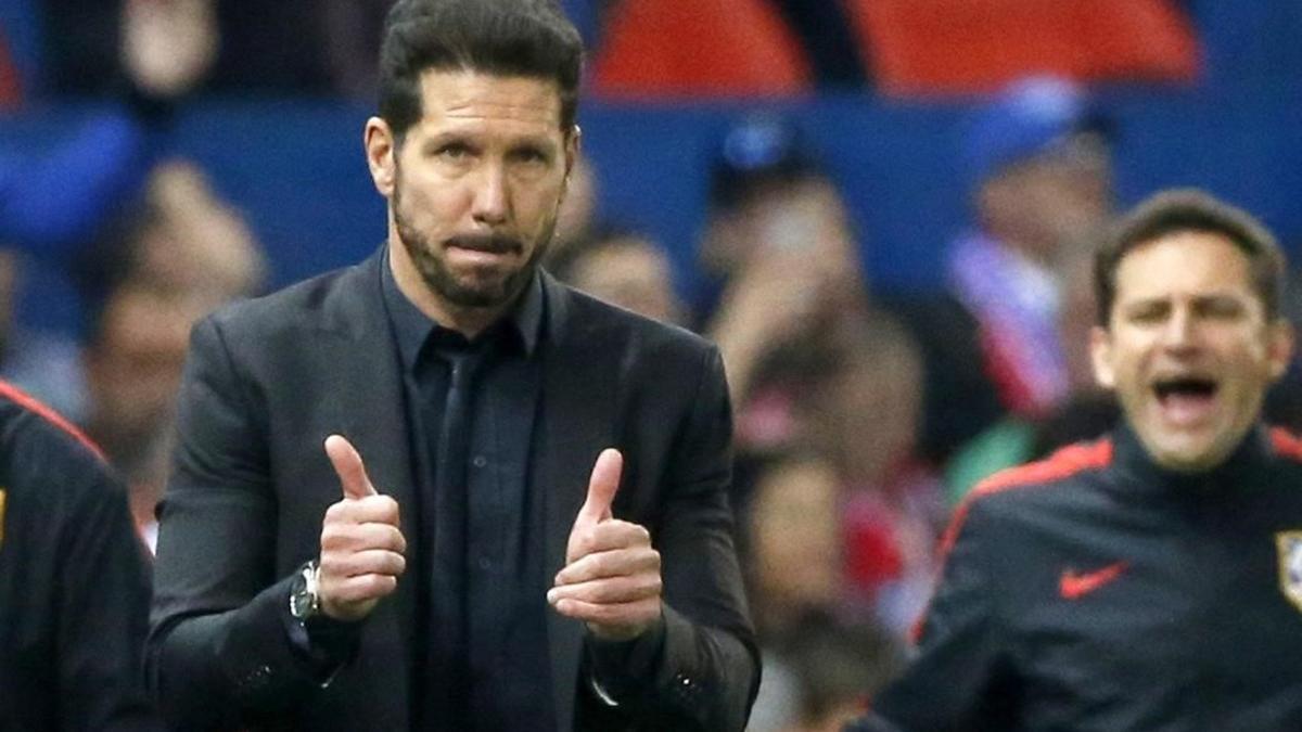 Diego Simeone, durante el  partido entre el Atlético y el Bayern.