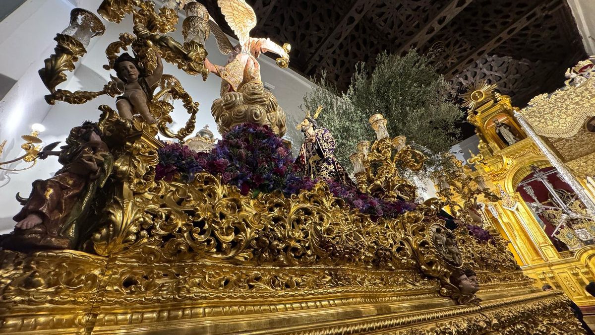Todo preparado en la calle Feria para la salida de Monte-Sion.