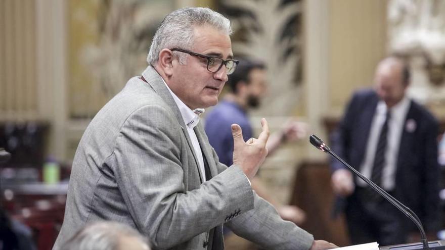 El presidente de El Pi, Jaume Font, en el Parlament.