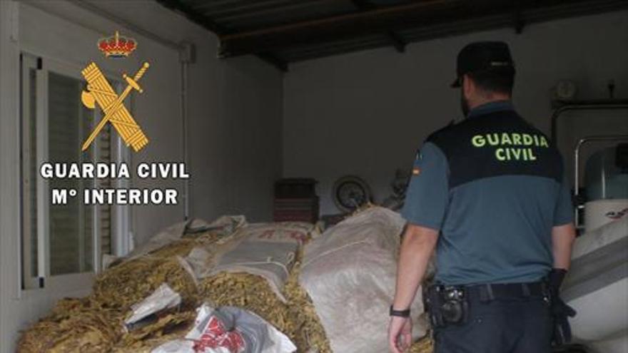 La Guardia Civil requisa 620 kilos de hoja seca de tabaco