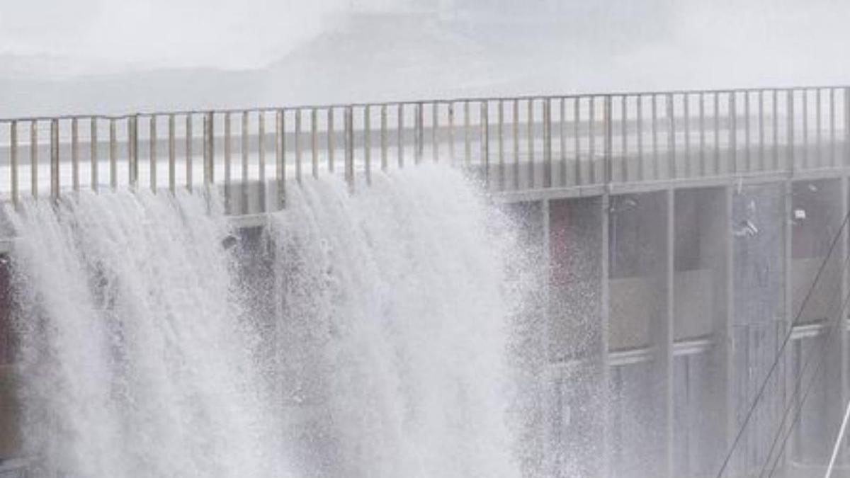 Temporal de mar a Barcelona.