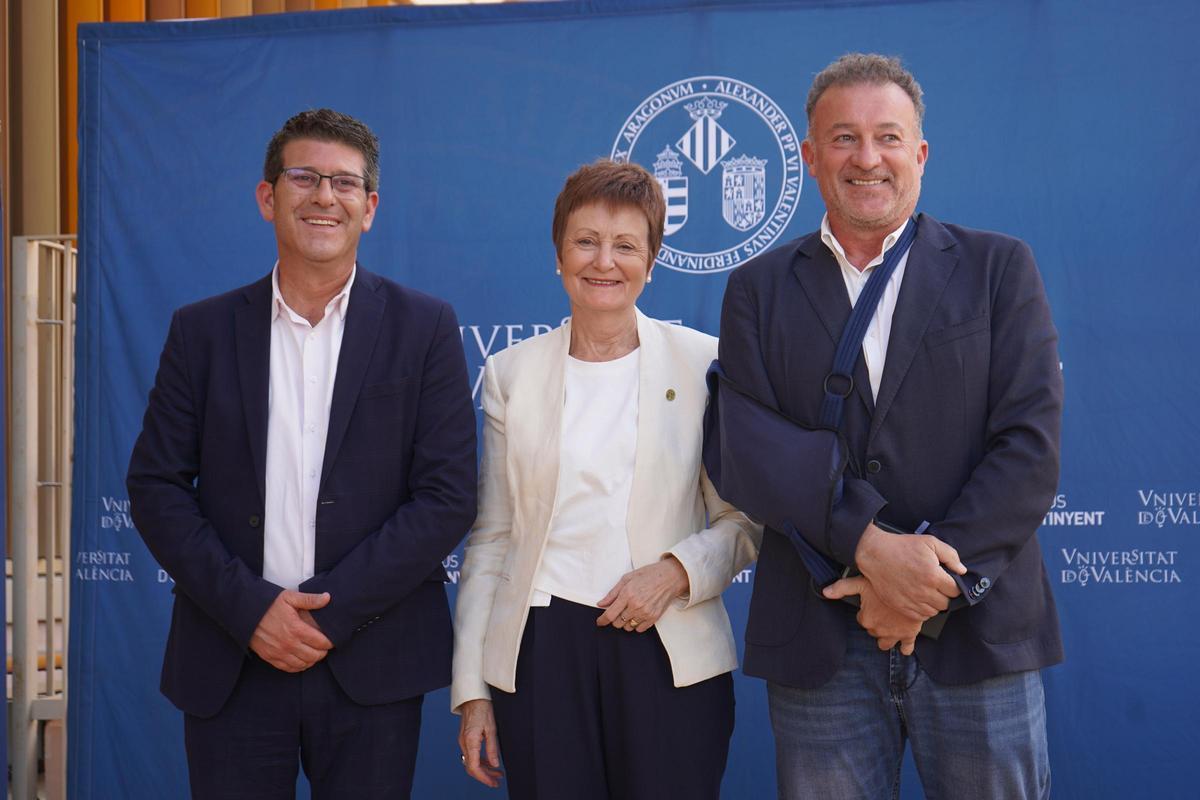 Rodríguez, Mestre y Pla en el acto del 25 aniversario del campus de Ontinyent.
