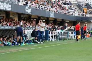 El FC Cartagena se queda atrás en un mercado que empieza a moverse