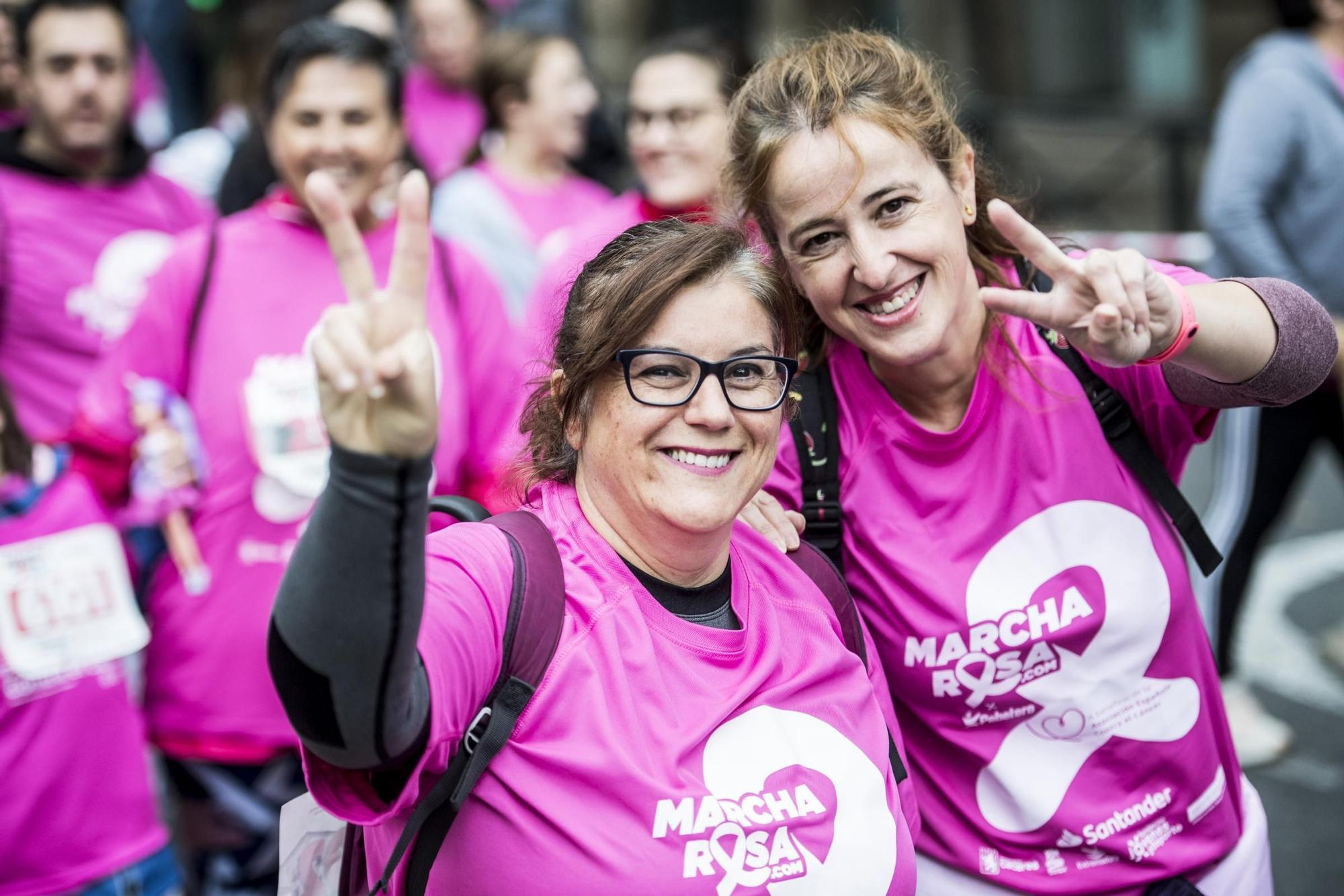 GALERÍA | Así fue la Marcha Rosa contra el cáncer en Cáceres