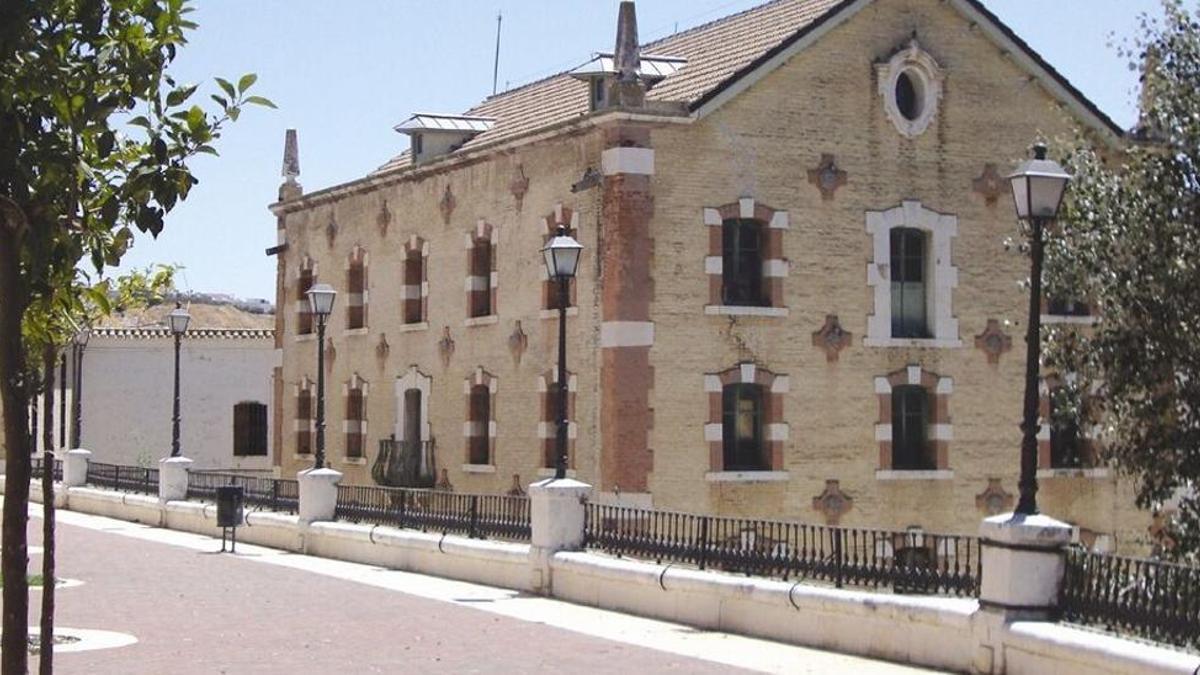 Edificio de La Alianza en Puente Genil.