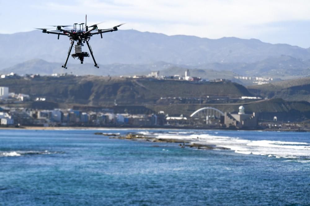 Las Canteras, a vista de dron.