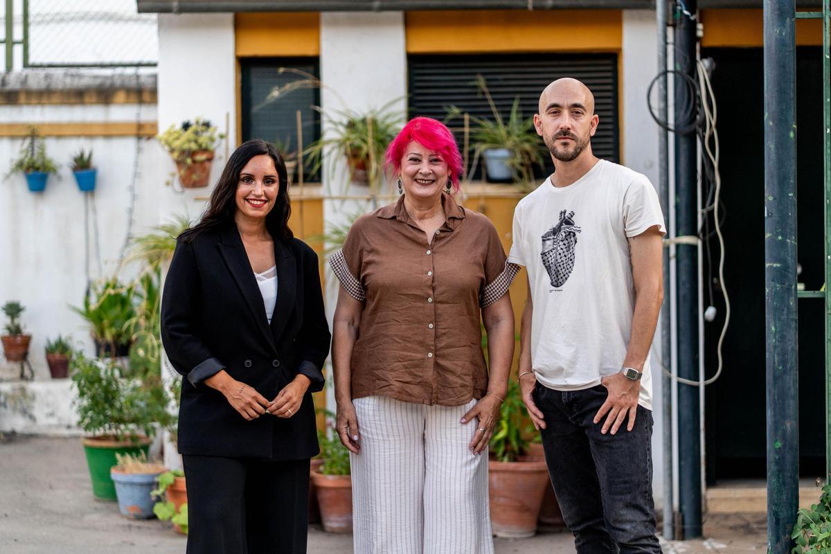 Carmen Sánchez, Mariví Serrano y Jordi Vidal, de Adelante Andalucía.