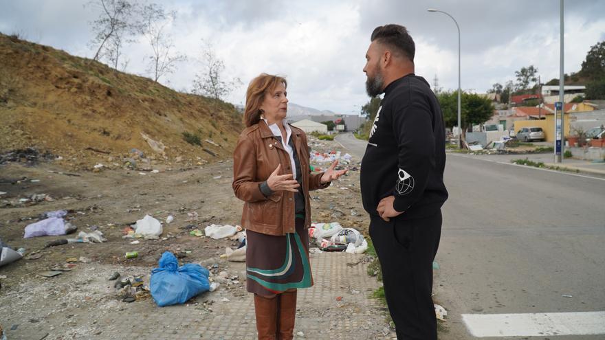 La viceportavoz socialista en el Ayuntamiento de Málaga, Begoña Medina (i).