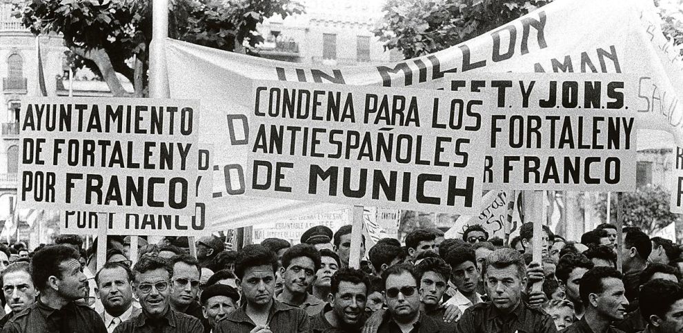 Falangistas y franquistas se manifestaron en València contra la reunión de democrátas en Munich en 1962.