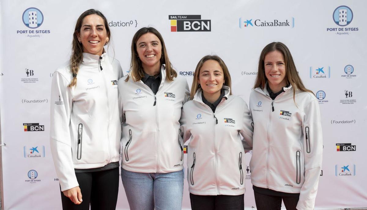 Paula Barceló, María Cantero, Neus Ballester i Silvia Mas, ahir a Sitges.  | JORDI COTRINA