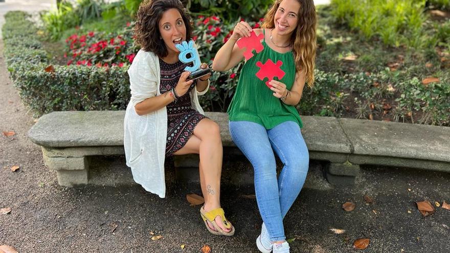 Andrea Roca y Antía Sapiña, preparadas para jugar con el lenguaje en el VI Foro de Educación.