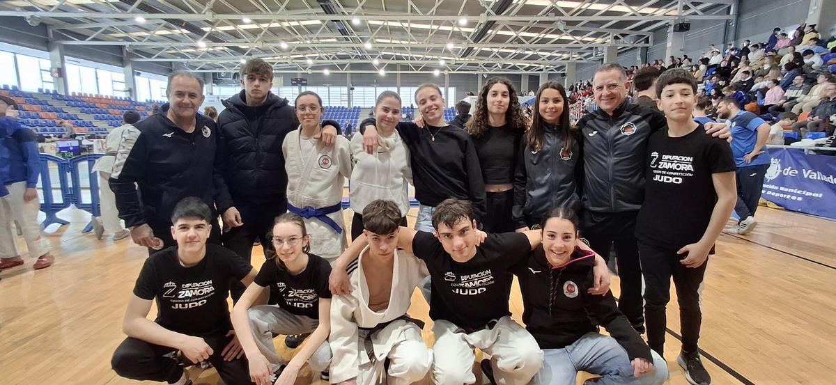 Expedición zamorana de judo en el Campeonato de Castilla y León celebrado en Valladolid.
