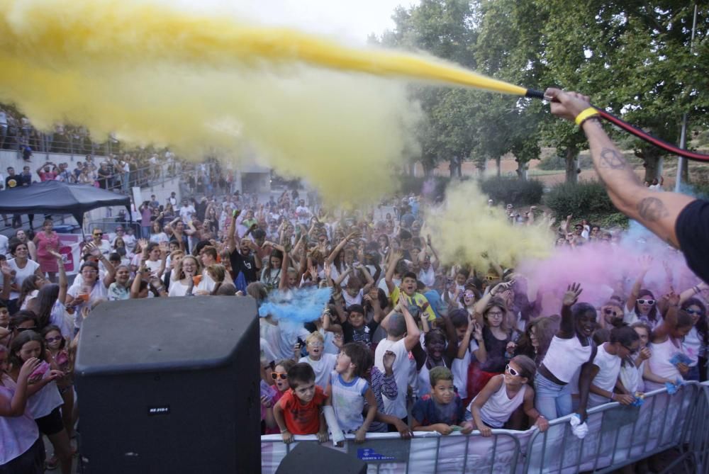 Festa «holi» a les festes d'agost de Banyoles