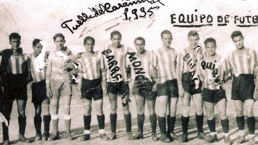 El Pueblo que se enfrentó al Celta, con jugadores como Outeiral, Pacucho, Barreras, Bandín, Elías o el hermano de Padrón.