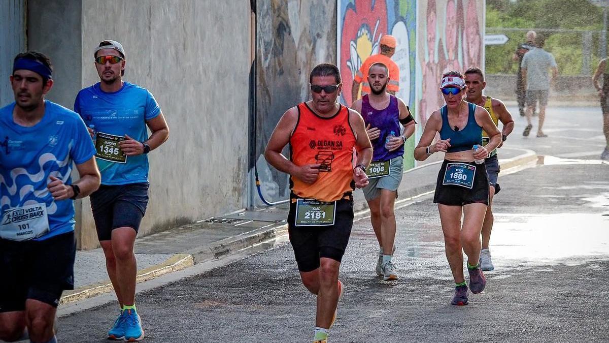 Algunos corredores en la XVII Volta Cross Barx, celebrada recientemente.
