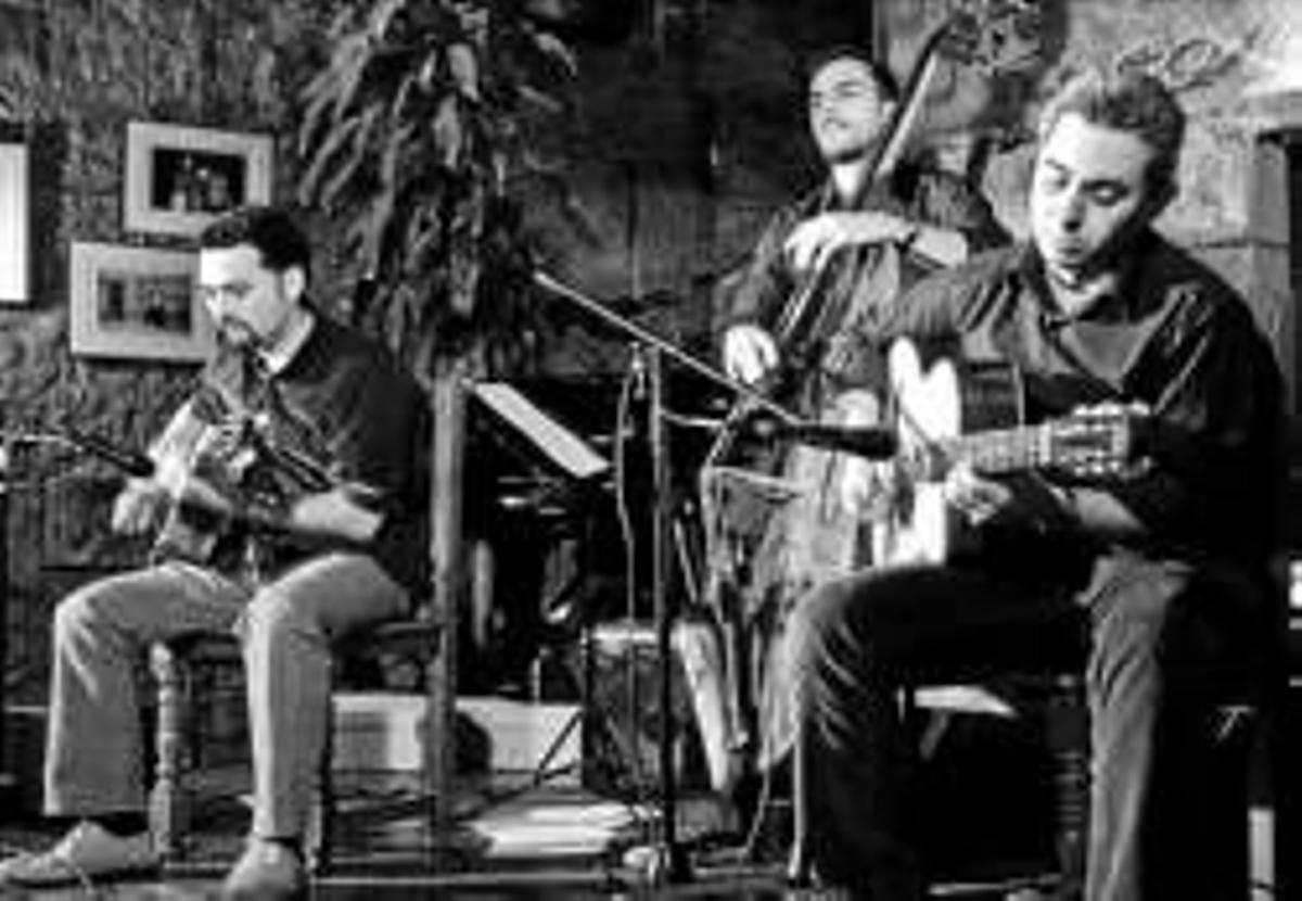 Fabián Barraza y su Django Trío retoma ´Los lunes, concierto´