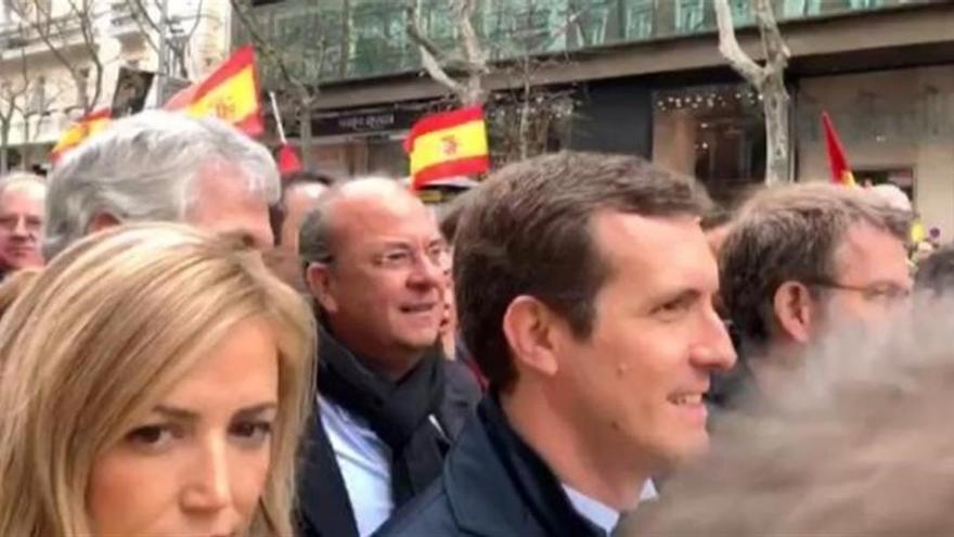 Monago subraya tras la concentración en Madrid que &quot;merece la pena&quot; cumplir con las leyes y &quot;no aceptar el chantaje&quot;