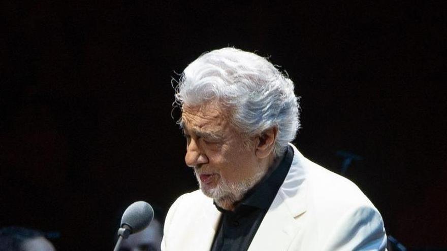 Plácido Domingo y un campamento