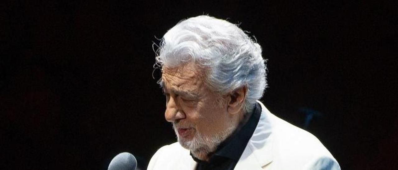 El tenor Plácido Domingo fue acusado de acoso sexual por 27 mujeres.