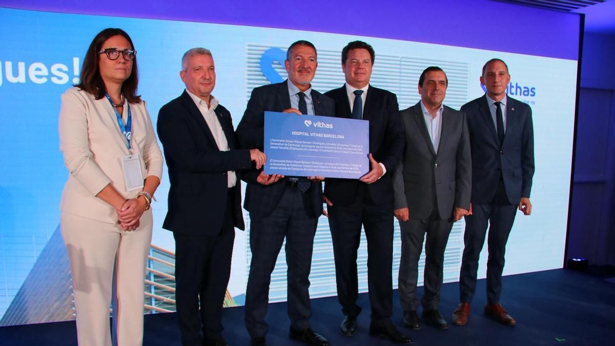 El grupo Vithas inaugura su hospital de referencia en Catalunya de la mano del conseller Sàmper: “Es un ejemplo”