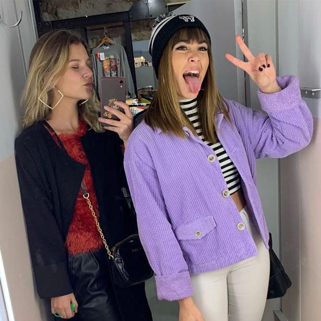 Aitana Ocaña con chaqueta de pana lila de Paloma Wool