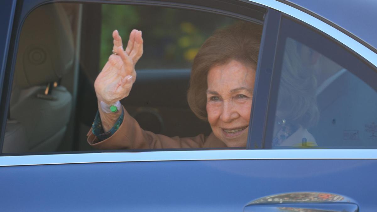 La Reina Sofía vuelve al trabajo tras su reciente hospitalización