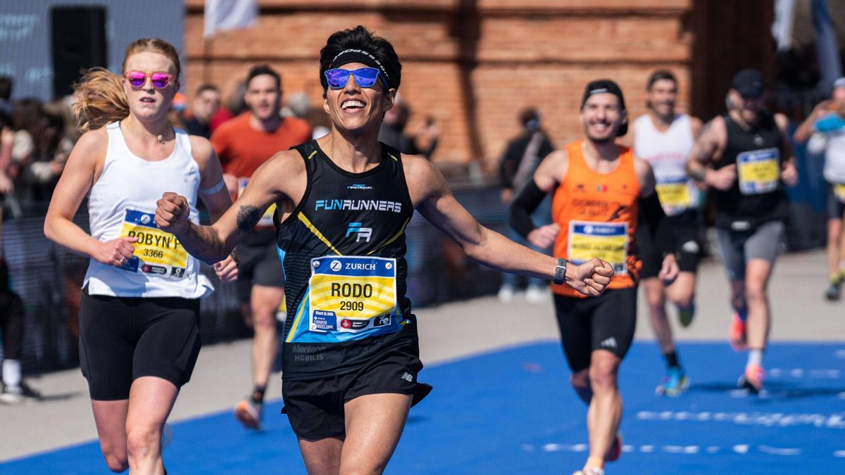 Corredores de la Maratón de Barcelona 2025.