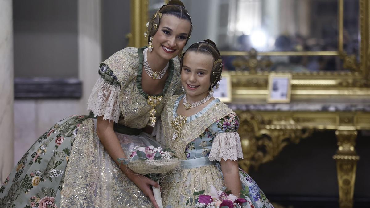 FALLERAS MAYORES VALENCIA 2025 Las "guardianas del sentimiento" estrenan el año