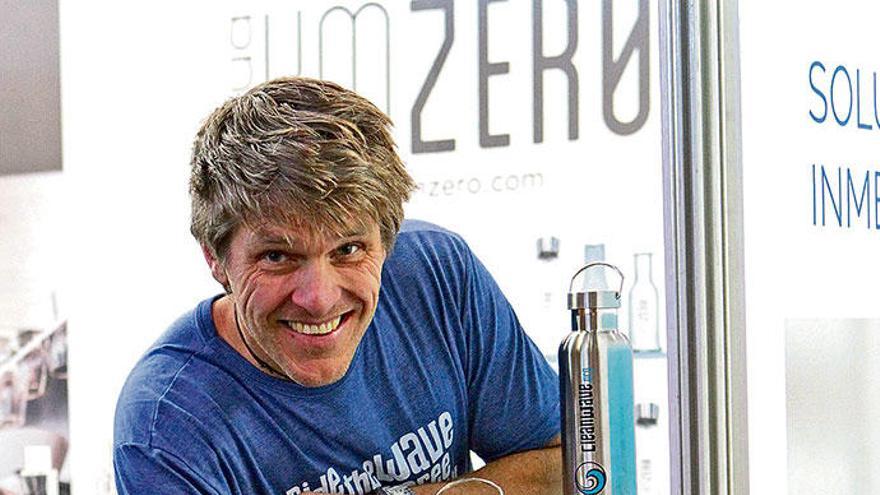Philipp Baier, Mitgründer von Cleanwave, geht nicht mehr ohne seine auffüllbare Flasche aus dem Haus.