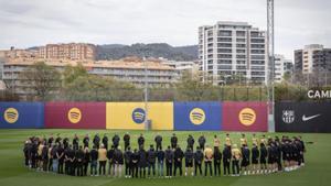 El vestuario del Barça guarda un minuto de silencio en memoria del doctor Carles Miñarro fallecido antes del duelo contra Osasuna.