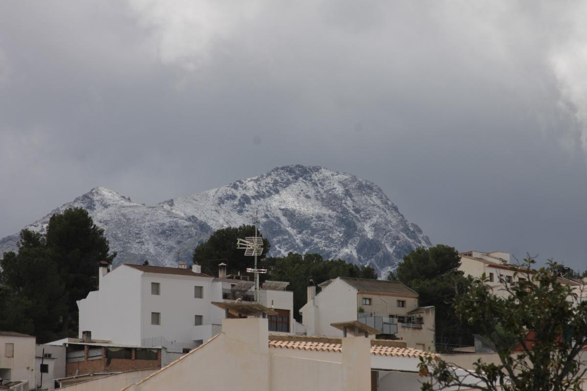 La nieve, en la Tiñosa, en Priego.